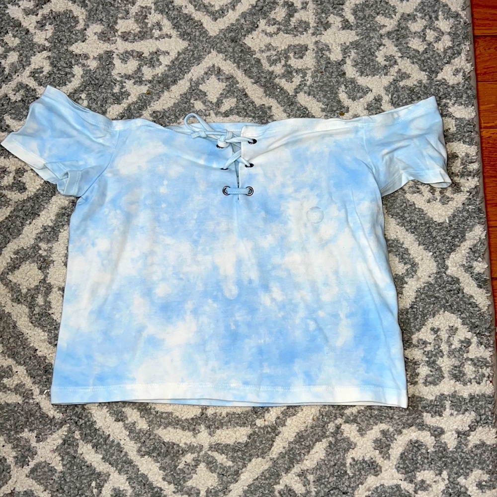 BRAND NEW off the shoulder shirt